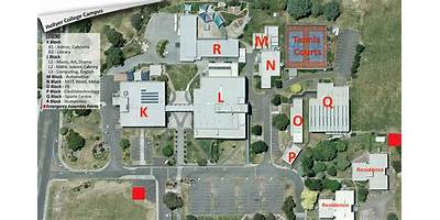 Hellyer College