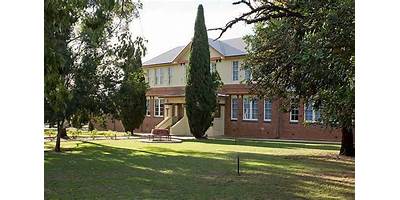 Leeton High School
