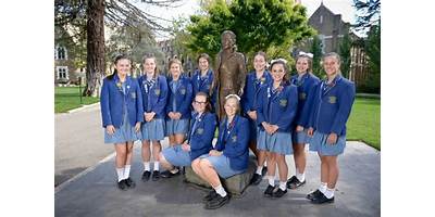 Loreto College