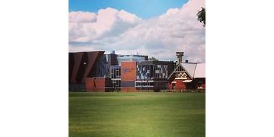 De La Salle College