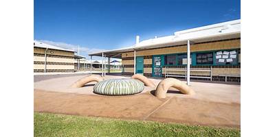Lakelands Public School