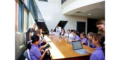 Lourdes Hill College