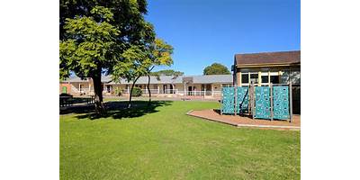 Plumpton House School